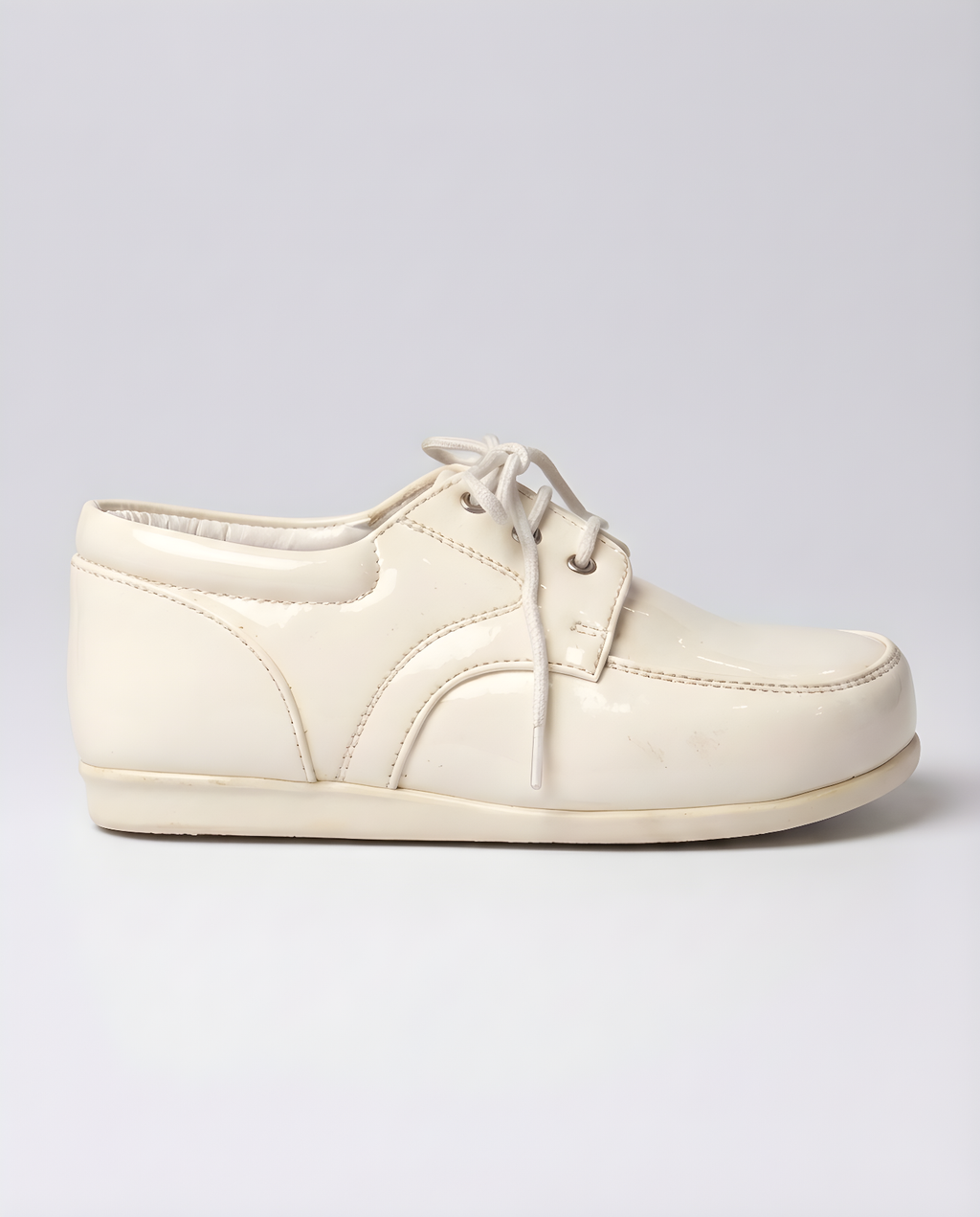 Boys cream patent derby shoe — front view