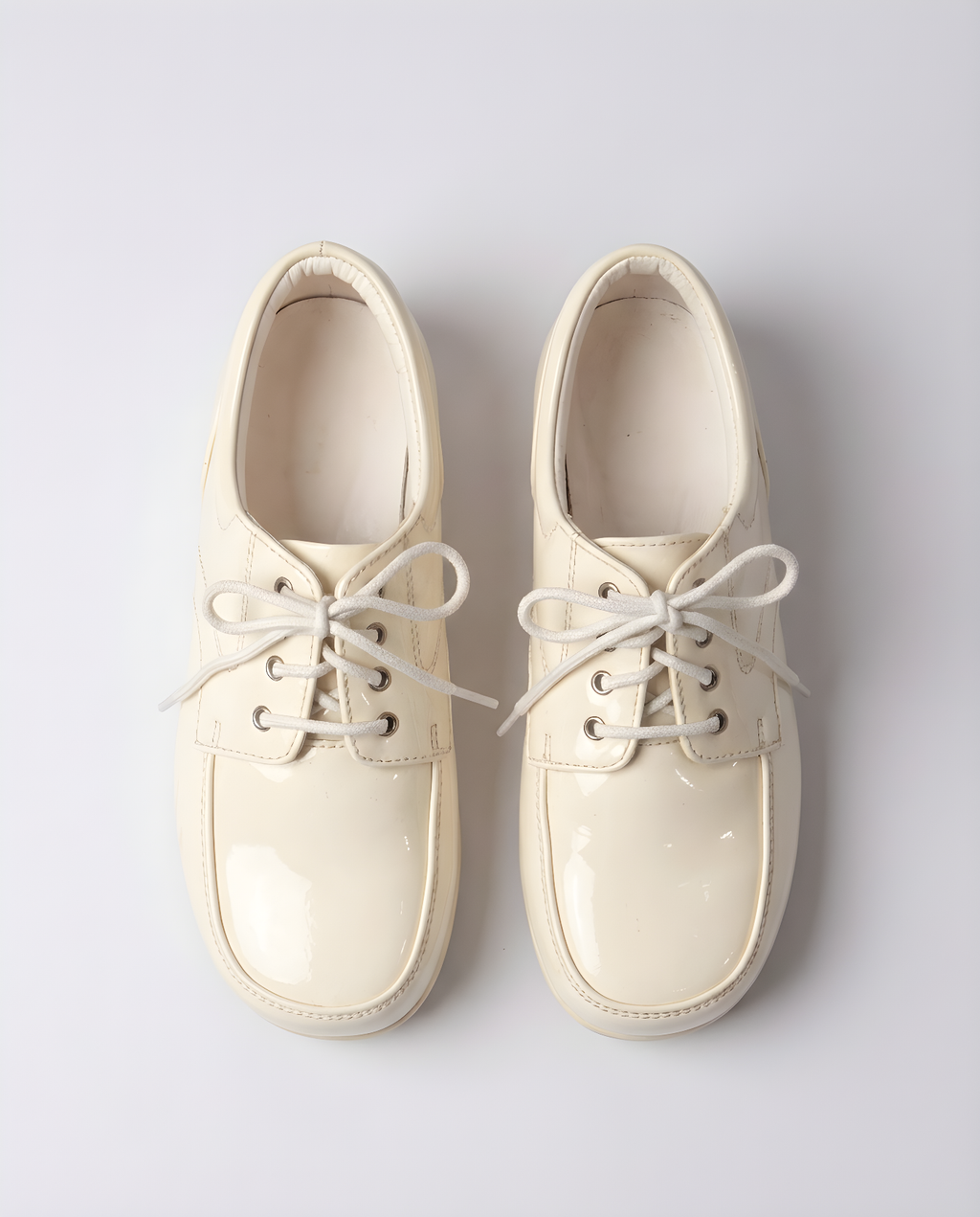 Boys cream patent derby shoe — toe detail