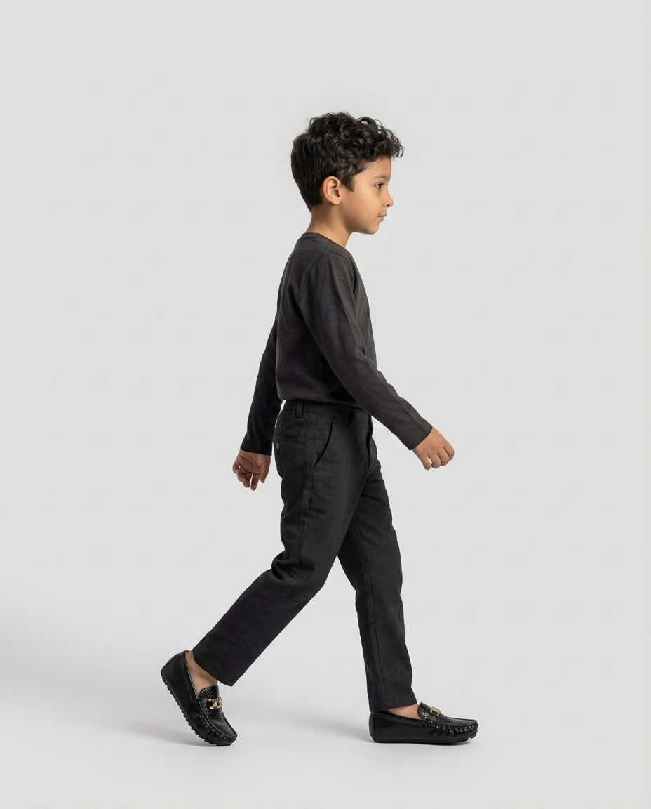 Boys noir black mini leather loafer — sole view